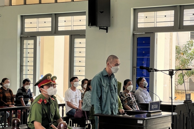 Bình Thuận: Lĩnh án 10 năm tù vì dùng máy cưa đang hoạt động đánh người - Ảnh 1.