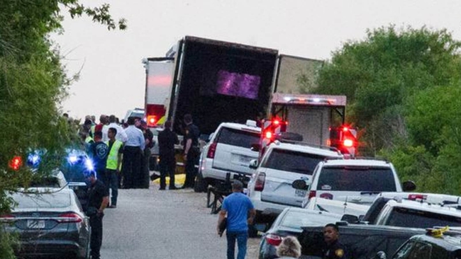 Vụ người di cư tử vong trong xe thùng đầu kéo tại Mỹ: Hai đối tượng người Mexico bị cáo buộc - Ảnh 1.