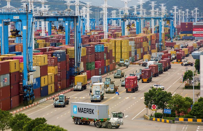Mỹ xem xét các phương án điều chỉnh thuế nhập khẩu hàng hóa Trung Quốc - Ảnh 1.
