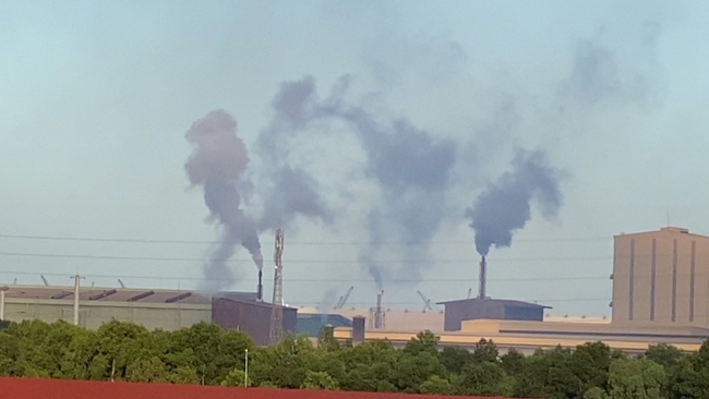 Bà Rịa – Vũng Tàu: Nhiều nhà máy xả khí thải có mùi hoá chất - Ảnh 1.