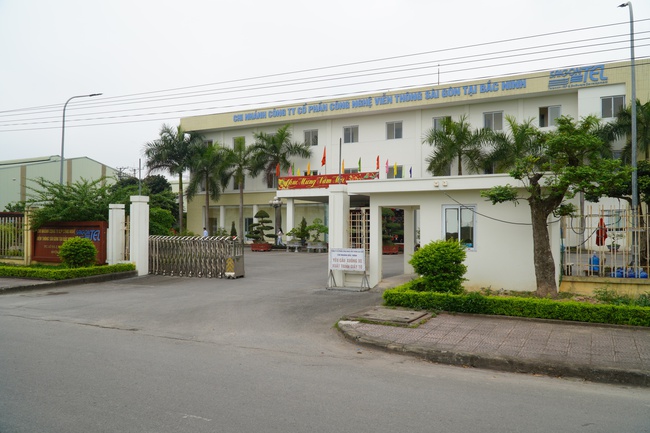 Vụ dòng kênh 'chết' cạnh KCN, Chủ tịch UBND tỉnh Bắc Ninh xử phạt công ty Saigontel gần 1,2 tỷ đồng - Ảnh 1.