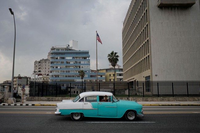 Mỹ dỡ bỏ các hạn chế đi lại theo nhóm và chuyển tiền đến Cuba - Ảnh 1.