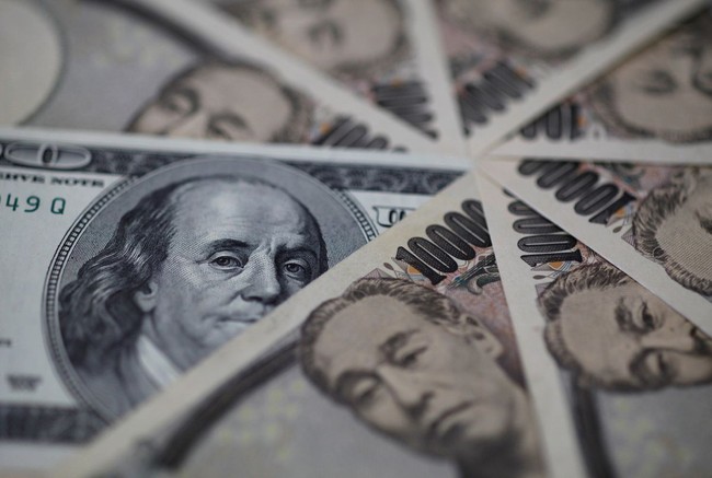 Tỷ giá đồng USD so với đồng yen tăng lên mức cao nhất trong 24 năm - Ảnh 1.
