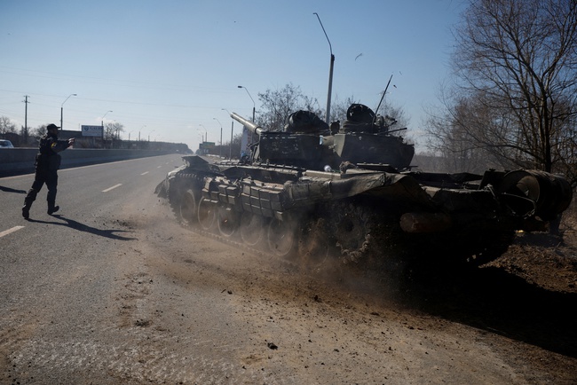 Ukraine thừa nhận tổn thất nặng nề của lực lượng vũ trang trong cuộc xung đột với Nga - Ảnh 1.