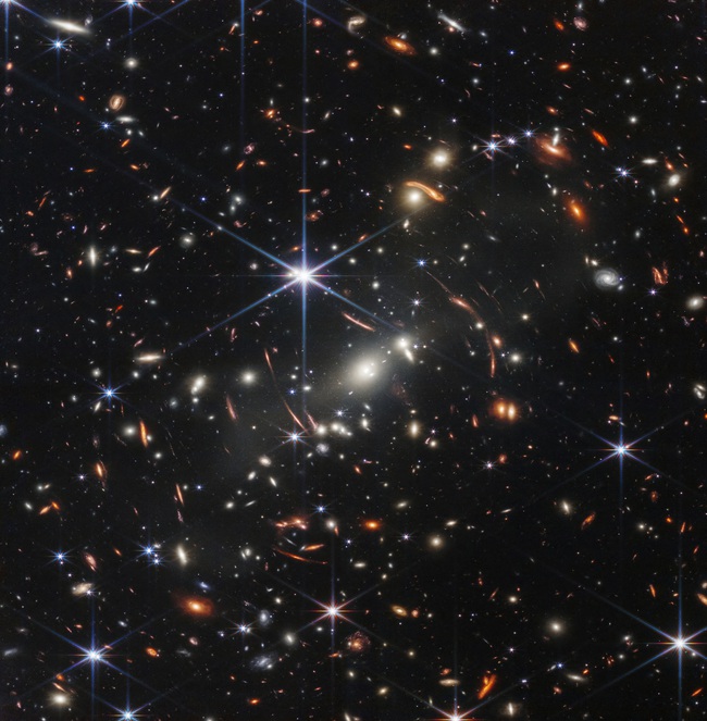 NASA tiết lộ hình ảnh đặc biệt về vũ trụ do kính viễn vọng James Webb chụp được - Ảnh 1.