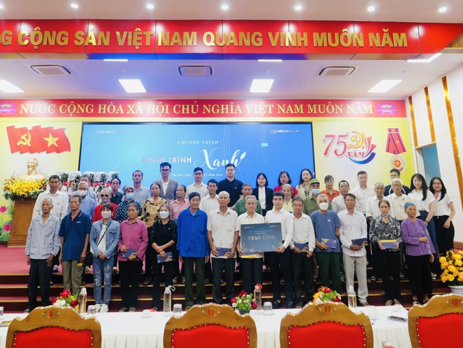 'Hành trình Xanh' - MID Group Tri ân những người có công tỉnh Phú Thọ - Ảnh 1.