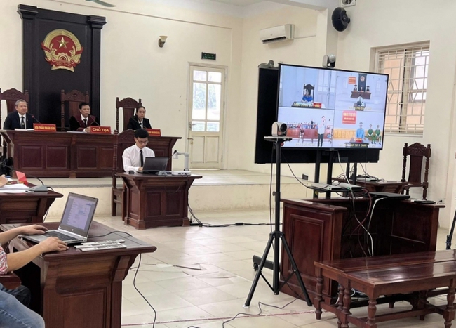 Phiên tòa xét xử trực tuyến đầu tiên tại Hà Nội - Ảnh 1.