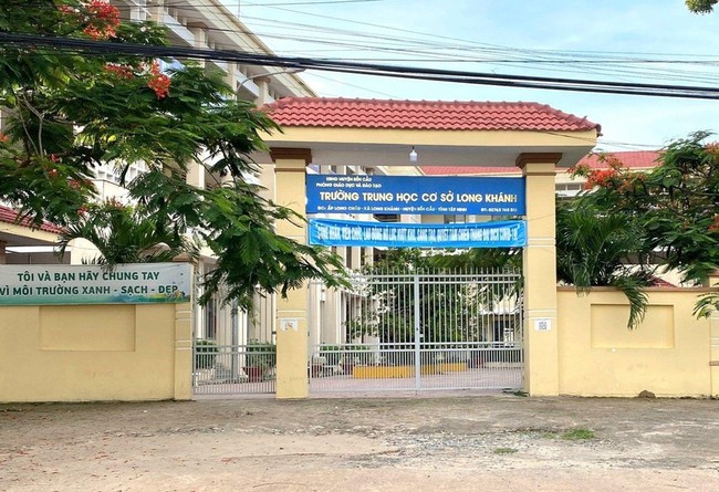 Tây Ninh: Bắt phó hiệu trưởng dâm ô với học sinh - Ảnh 1.