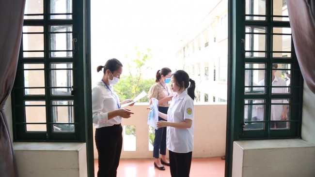 Cảm động chuyện đi thi của 5 thí sinh đặc biệt ở Lào Cai - Ảnh 2.