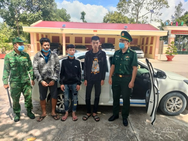 Phát hiện nhóm chuyên đưa người xuất cảnh trái phép sang Campuchia tại Long An - Ảnh 3.