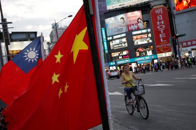 Trung Quốc công bố Sách Trắng về vấn đề Đài Loan, 'không cam kết từ bỏ sử dụng vũ lực' - Ảnh 1.