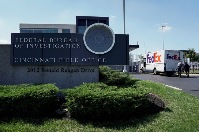 Cảnh sát Mỹ tiêu diệt đối tượng tìm cách xông vào văn phòng của FBI tại bang Ohio - Ảnh 1.