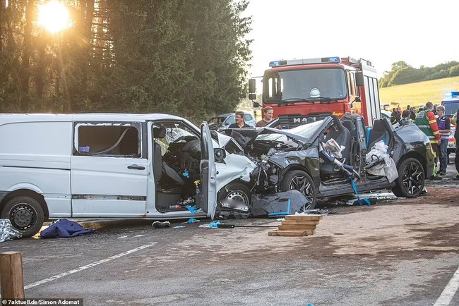 Tai nạn giao thông nghiêm trọng liên quan đến xe tự lái tại Đức - Ảnh 1.