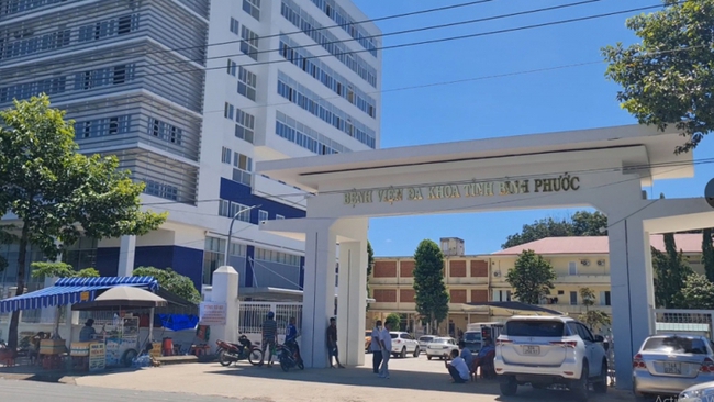 Kỷ luật Giám đốc Sở Y tế và Giám đốc Bệnh viện Đa khoa tỉnh Bình Phước  - Ảnh 1.