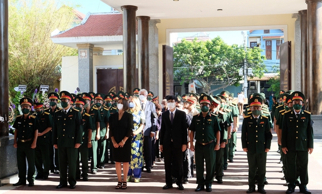 Bộ Tư lệnh Quân khu 5 tổ chức Lễ truy điệu và tiễn đưa Anh hùng Lực lượng Vũ trang Nhân dân Kostas Nguyễn Văn Lập - Ảnh 3.