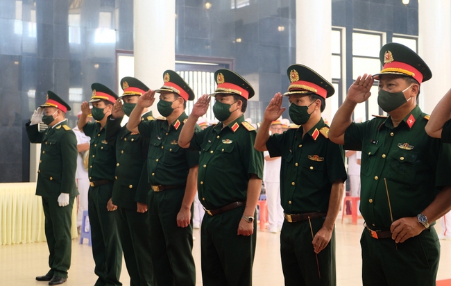 Bộ Tư lệnh Quân khu 5 tổ chức Lễ truy điệu và tiễn đưa Anh hùng Lực lượng Vũ trang Nhân dân Kostas Nguyễn Văn Lập - Ảnh 2.