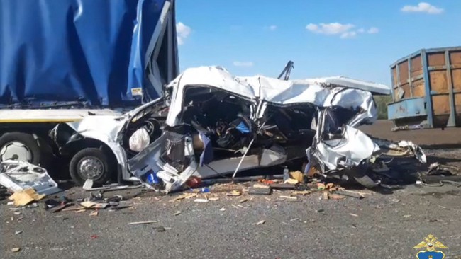 Gần 20 người thương vong trong vụ tai nạn xe buýt ở Nga - Ảnh 1.