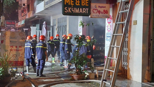 Đà Nẵng: Lại xảy ra cháy cửa hàng mẹ và bé - Ảnh 3.