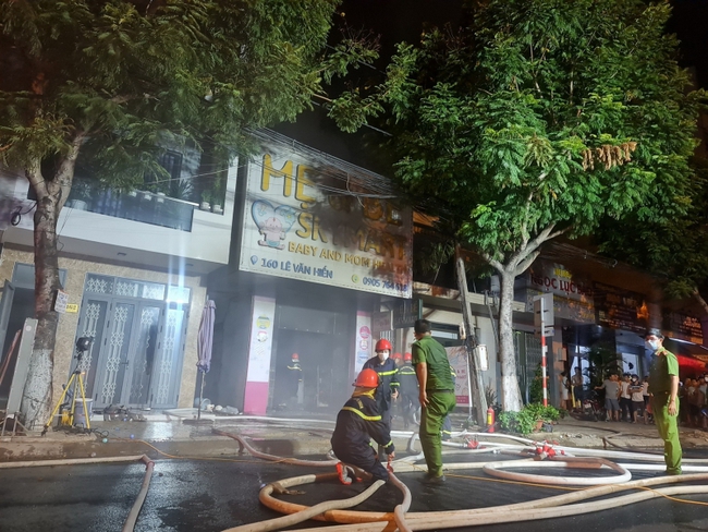 Đà Nẵng: Lại xảy ra cháy cửa hàng mẹ và bé - Ảnh 7.