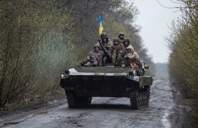 Mỹ tiếp tục hỗ trợ quân sự cho Ukraine - Ảnh 1.