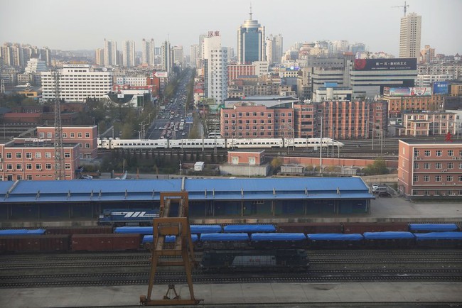 Trung Quốc xác nhận nối lại vận tải hàng hóa bằng đường sắt với Triều Tiên - Ảnh 1.