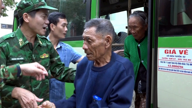 Quảng Nam: Người già, trẻ em, người đau ốm được đưa đến nơi trú ẩn an toàn - Ảnh 4.