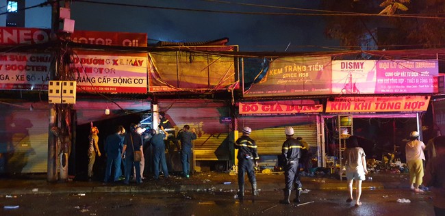 Cháy lớn đêm 29/9 trên phố Nhân Hoà, Thanh Xuân, Hà Nội - Ảnh 8.