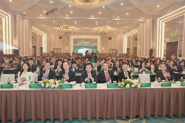Vietcombank tổ chức thành công Hội nghị triển khai công tác Đảng và nhiệm vụ kinh doanh năm 2023 - Ảnh 6.