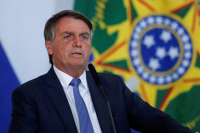 Cựu Tổng thống Brazil Jair Bolsonaro phải nhập viện ở Mỹ - Ảnh 1.