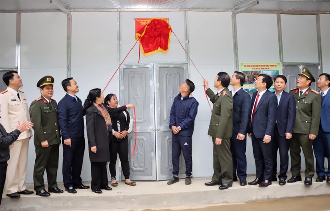 600 hộ nghèo tỉnh Lai Châu nhận nhà mới trước Tết Nguyên đán - Ảnh 1.