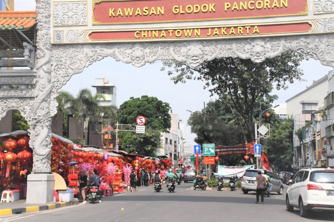 Rộn rã chợ Tết nguyên đán 2023 tại Indonesia - Ảnh 1.