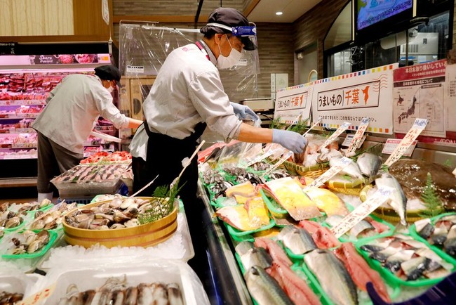 Thâm hụt thương mại của Nhật Bản tăng cao kỷ lục - Ảnh 1.
