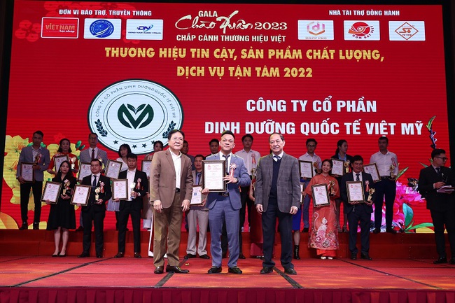 Công ty CP Dinh dưỡng Quốc tế Việt Mỹ đạt Top 10 thương hiệu tin cậy, sản phẩm chất lượng 2022 - Ảnh 1.