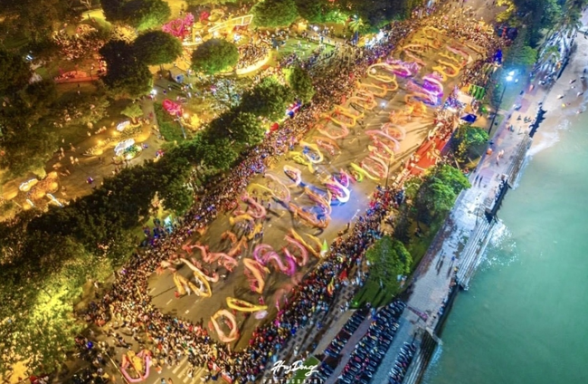 Khoảng 67.000 lượt khách đến tham quan, tắm biển Vũng Tàu dịp Tết Dương lịch 2023 - Ảnh 1.
