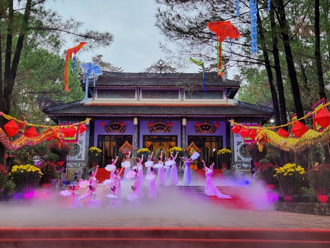 Thừa Thiên Huế: Nhiều hoạt động tại lễ hội đền Huyền Trân - Ảnh 2.