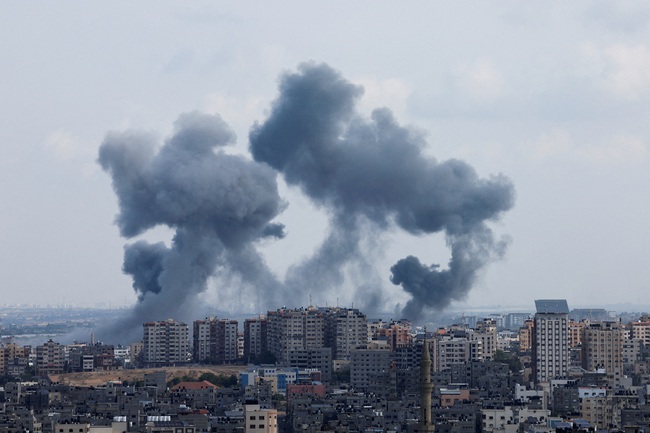Israel đẩy mạnh không kích dải Gaza, pháo kích vào miền Nam Lebanon - Ảnh 1.
