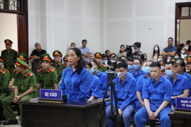 Xét xử cựu Giám đốc Sở GD-ĐT Quảng Ninh và đồng phạm - Ảnh 1.