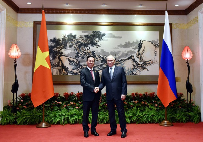 Chủ tịch nước Võ Văn Thưởng gặp Tổng thống Liên bang Nga Vladimir Putin - Ảnh 1.