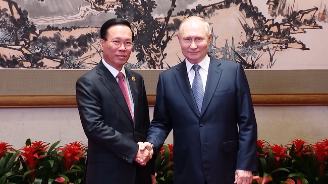 Chủ tịch nước Võ Văn Thưởng gặp Tổng thống Liên bang Nga Vladimir Putin - Ảnh 2.