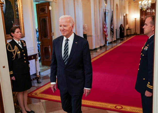 Tổng thống Mỹ Joe Biden gặp Ngoại trưởng Trung Quốc Vương Nghị - Ảnh 1.