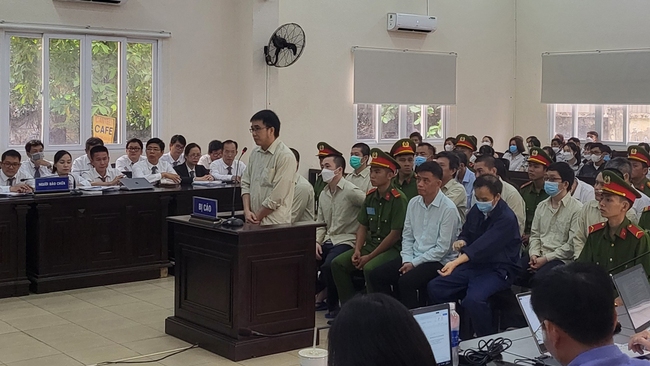Cựu Giám đốc Sở LĐ-TB&XH Bình Dương Lê Minh Quốc Cường hầu tòa - Ảnh 3.