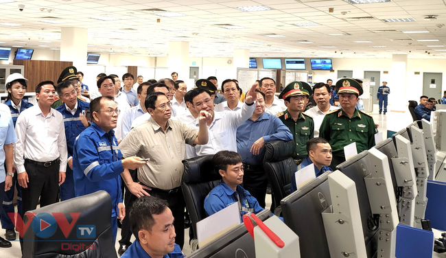 Thủ tướng Phạm Minh Chính kiểm tra tình hình thực hiện một số dự án trọng điểm Khu kinh tế Nghi Sơn, Thanh Hóa- Ảnh 1.