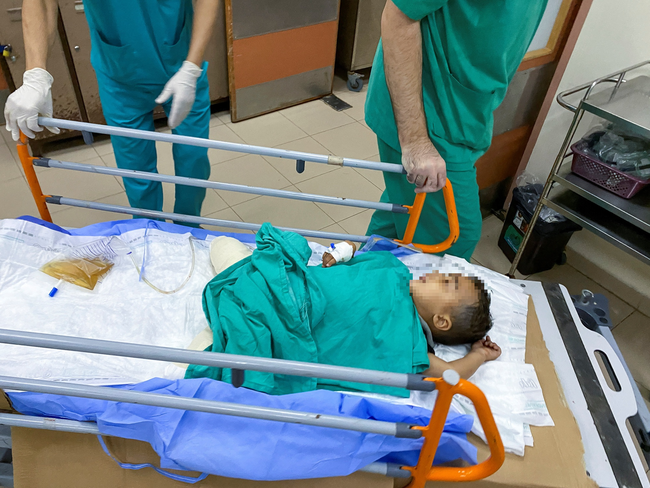 Thương vong lớn tại bệnh viện lớn nhất Gaza- Ảnh 1.