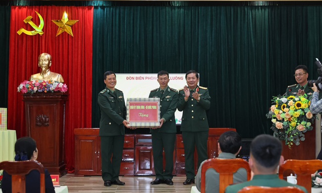 Thủ tướng Phạm Minh Chính thăm Đồn Biên phòng Huổi Luông, tỉnh Lai Châu- Ảnh 3.