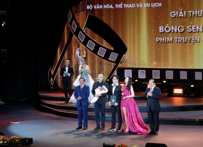 “Tàn tro rực rỡ” đạt giải Bông Sen Vàng Liên hoan phim Việt Nam- Ảnh 3.