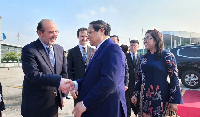 Thủ tướng và Phu nhân lên đường tham dự Hội nghị COP28 và thăm chính thức Thổ Nhĩ Kỳ- Ảnh 2.