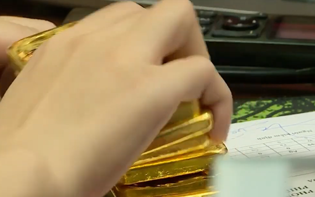 Giá vàng có thể vượt mức đỉnh 74,6 triệu đồng/lượng- Ảnh 1.
