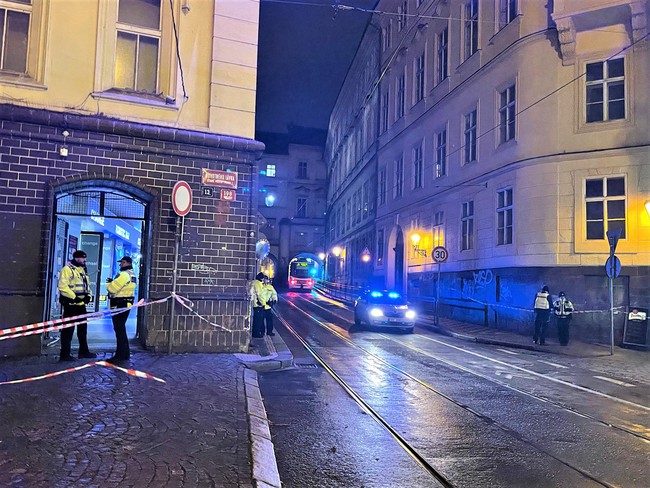 15 người chết, hàng chục người bị thương trong vụ xả súng tại một trường đại học ở Praha- Ảnh 1.