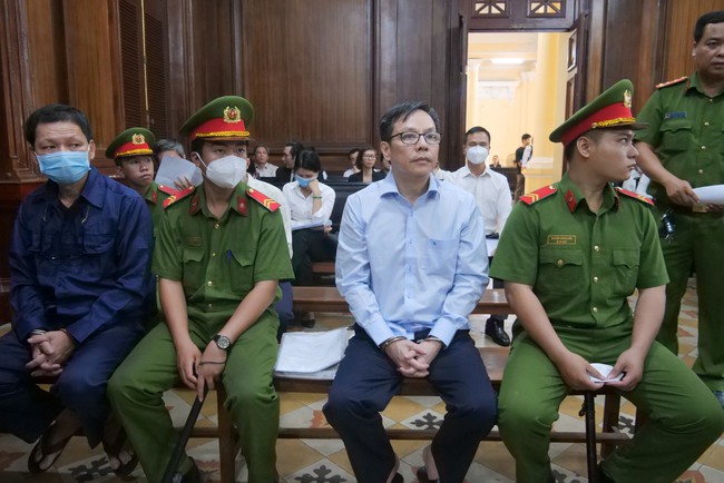 Nguyên Chủ tịch HĐQT Saigon Co.op Diệp Dũng bị tuyên 10 năm tù- Ảnh 1.