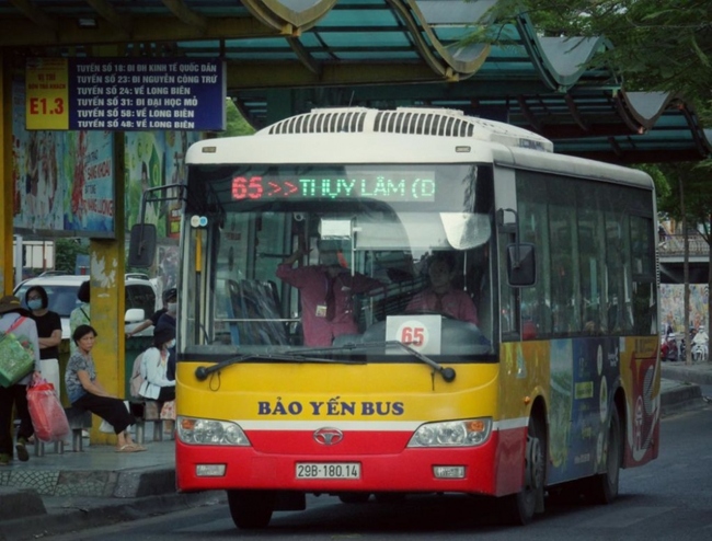 Hà Nội vận hành 31.000 lượt xe buýt phục vụ người Tết dương lịch- Ảnh 1.
